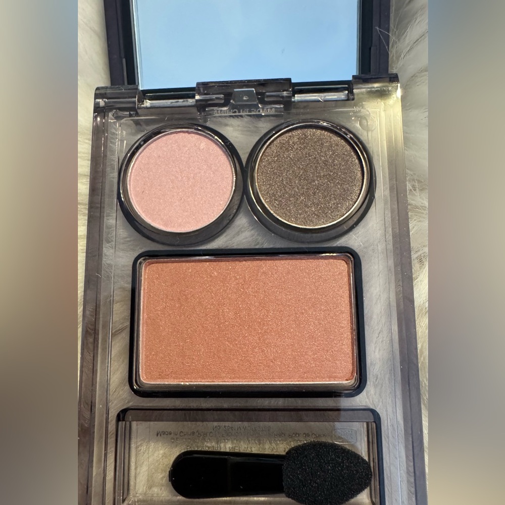 Makeup bundle - Picture 10 of 12